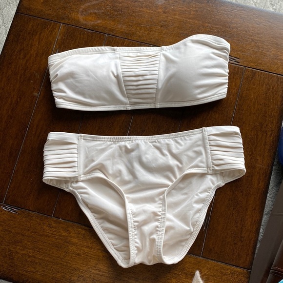 Vince Camuto bikini off white bandeau bottom and top - Picture 1 of 7